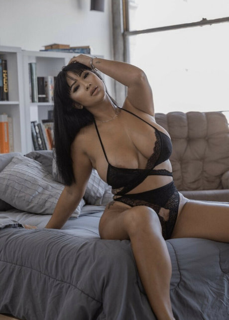 Michelle Yee Williams nus de stars du porno photo