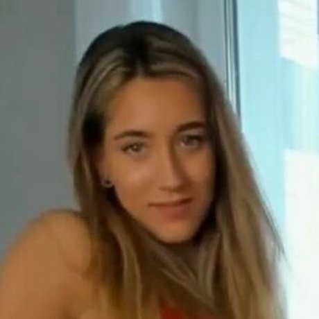 Lonelyflowerr modèle exclusif des photos