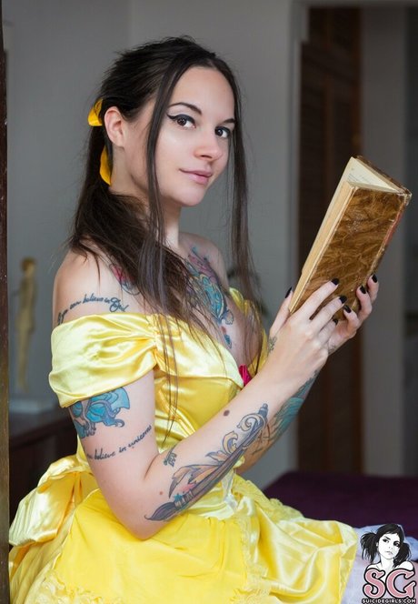 DoncellaSuicide étoile sexy archive