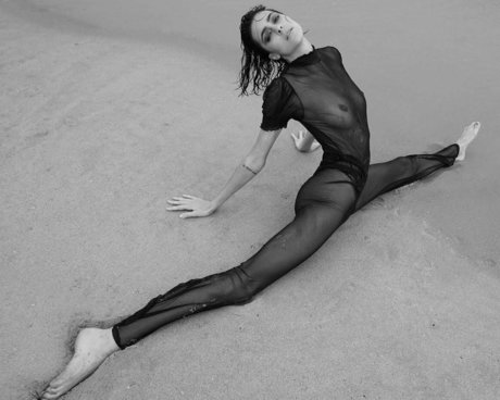 Brooke Deighton haut modèle galeries