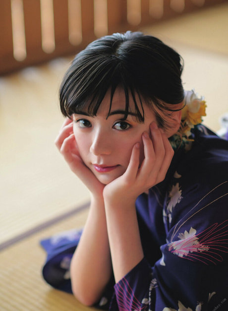 Elaiza Ikeda modèle de sexe photos