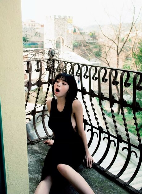 Elaiza Ikeda sexe de star du porno collection