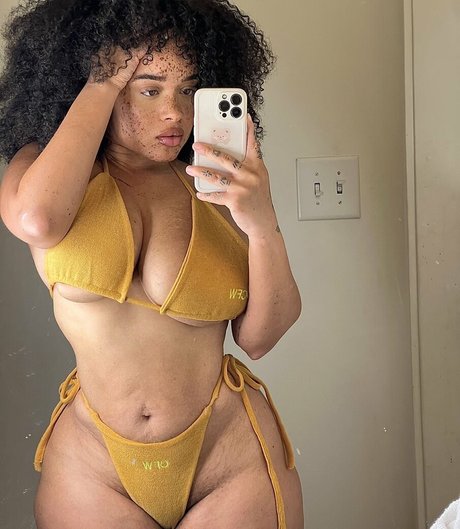 Tysorosey modèle joli des photos