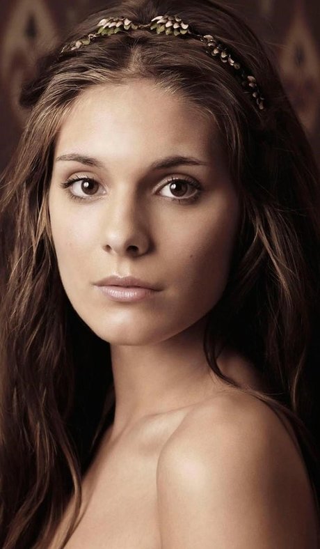 Caitlin Stasey jolie étoile galeries