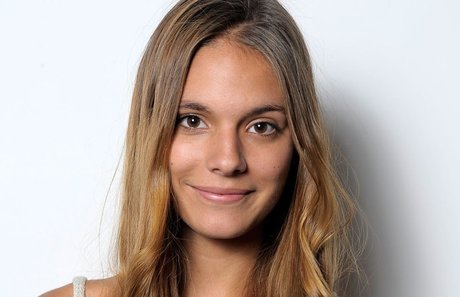 Caitlin Stasey star du porno nue image