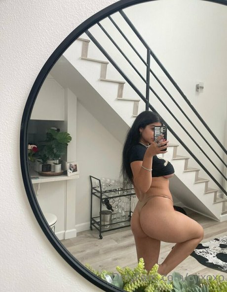 Ojixoxo modèle gratuit photo