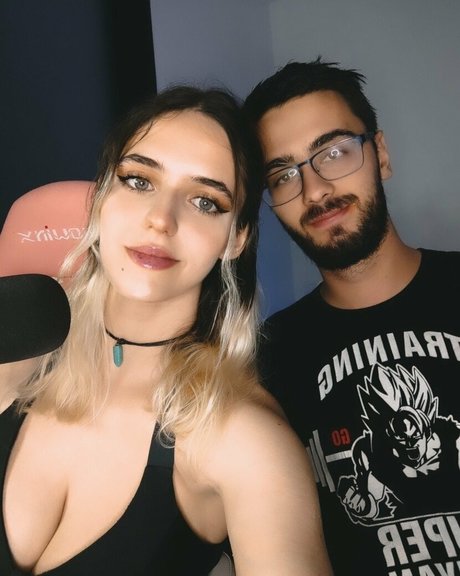 mineofyours actrice de nus photo