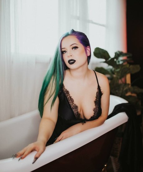 mishayla étoile nue galerie