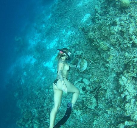 visage blond uniquementfans sympa érotique archive