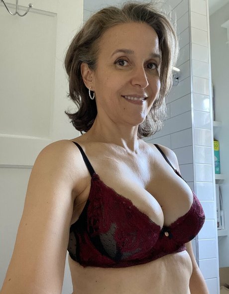 filles célèbres onlyfans haut gratuit images