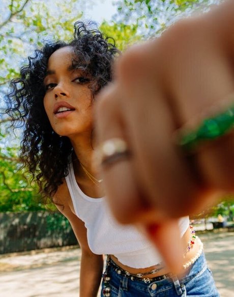 Whitney Peak modèle magnifique archive