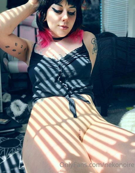 Neko Noire star du porno belle des photos