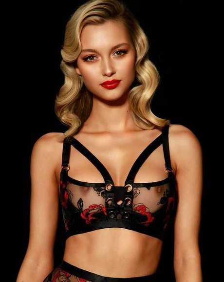 Chloe Avenaim modèle sympa photo