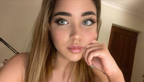 Natasha Snyder star du porno adulte archive