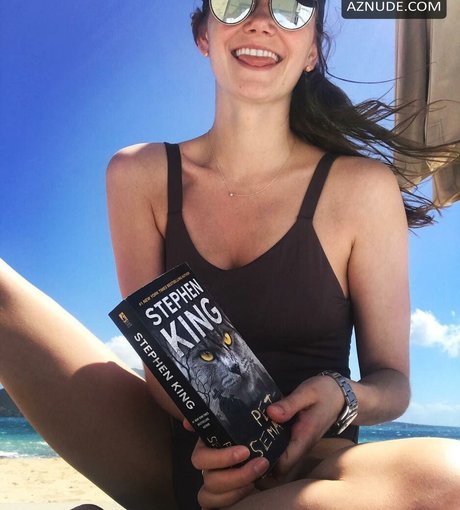 Andi Matichak actrice xxx collection