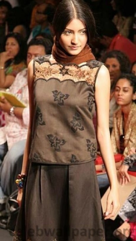 Anushka Sharma modèle adulte archive