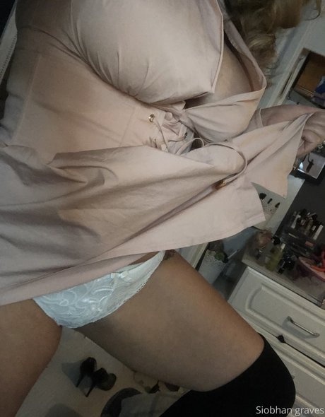 chaton courbé onlyfans chaud images