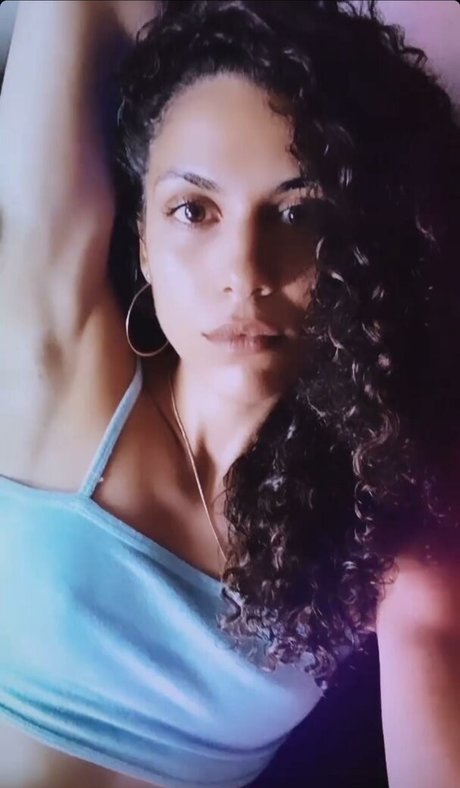 Andrea Sixtos star du porno nue galerie