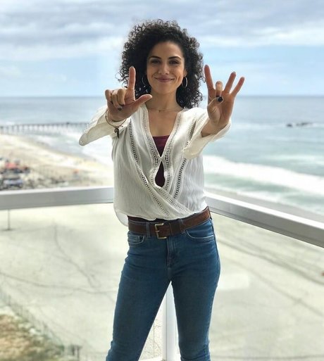 Andrea Sixtos belle actrice image