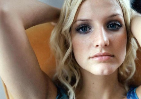 Ashlee Nicole Simpson modèle érotique galerie