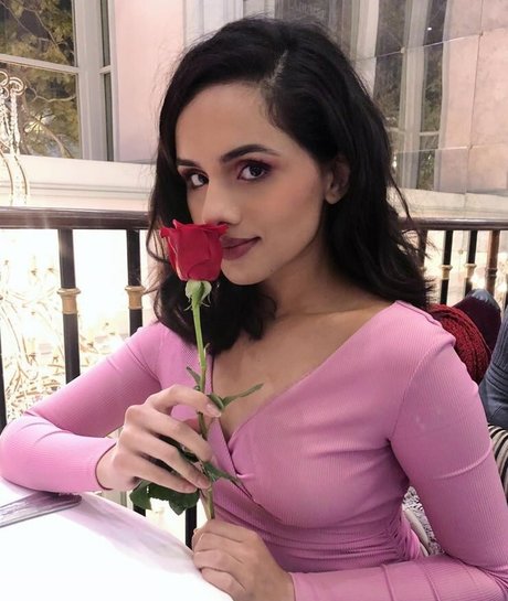 Aparna Brielle actrice érotique collection