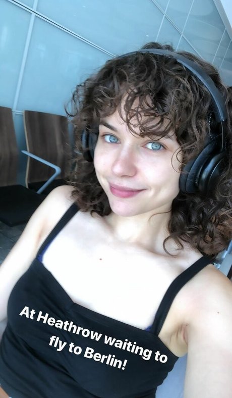 Frankie Ward jolie étoile archive