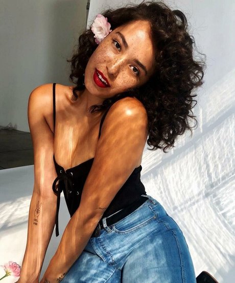 Felicia Fo Porter étoile adulte image