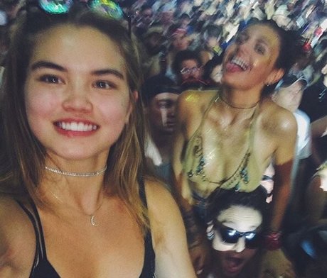 Amber Dawn Frank modèle artistique collection