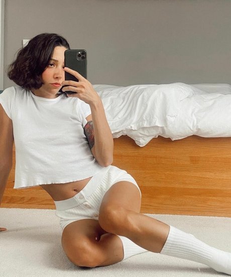 Zeynep Bastik mannequin img