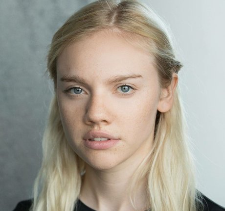 Aine Rose Daly nus de stars du porno galeries