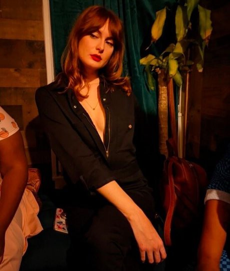 Erine Redhead_ nus étoiles galerie