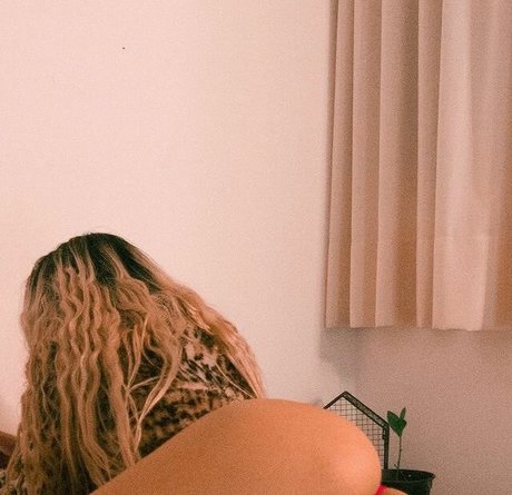 Magraku star du porno belle galerie