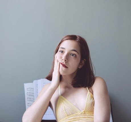 chaton courbé onlyfans sexy jolie galeries