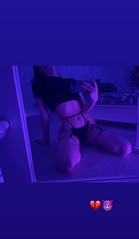 Meflia star érotique des photos