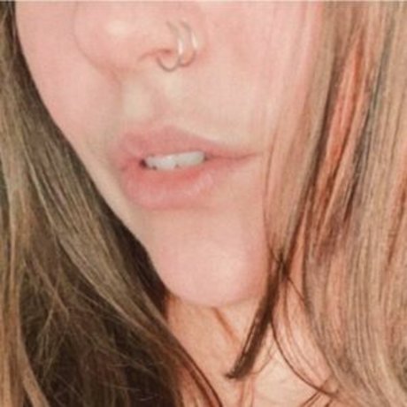 vieille milf onlyfans nu en haute qualité photos