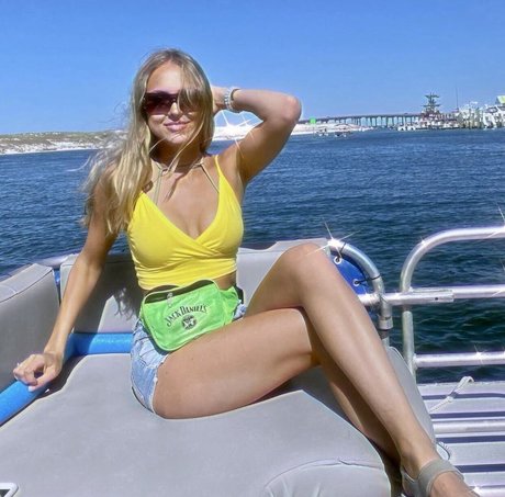 Melissa Danilov modèle adulte images