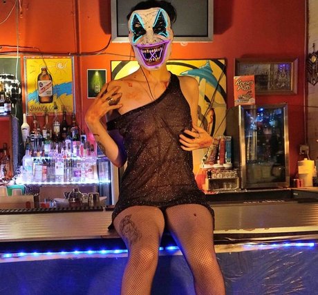 Taylor Evanchak modèle nu img