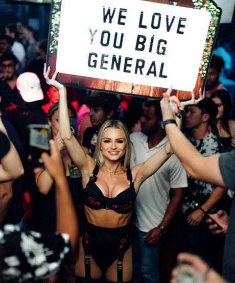 skylartalley12 modèle magnifique des photos