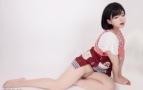 CD Jieun jolie star du porno galerie