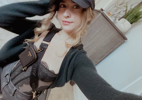 RyyFyy étoile nue images