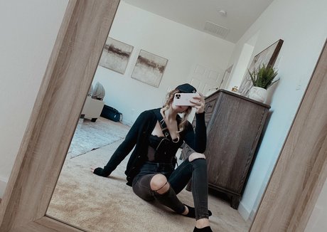 RyyFyy modèle gratuit image