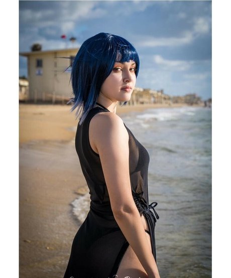 Emily Cos modèle adulte images