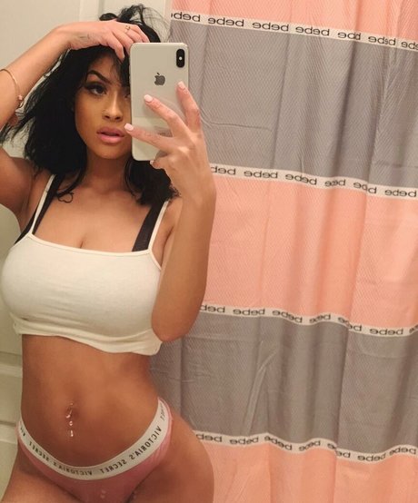 kaylinaeileennn joli modèle collection