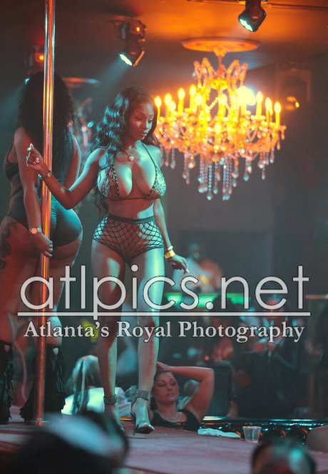 Nisha Thomas star érotique galerie