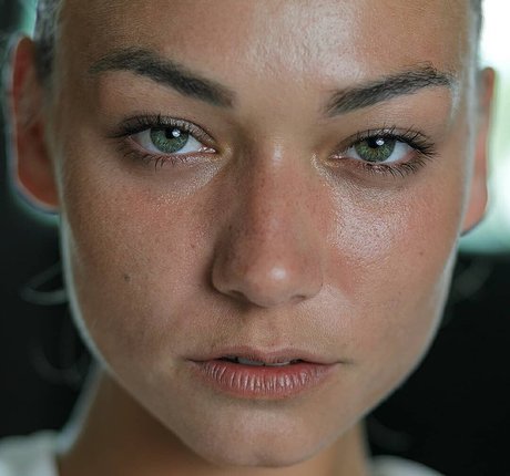 grand-mère onlyfans hd jolie img