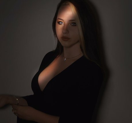 Shakaam modèle magnifique img