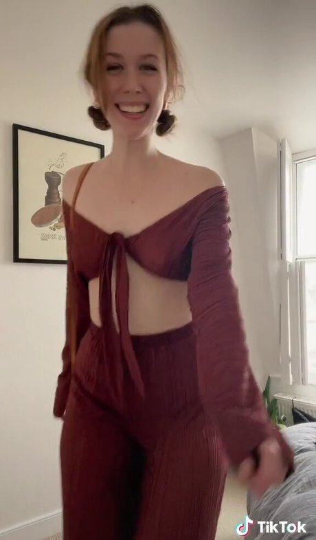 Seen Ellbats actrice xxx images