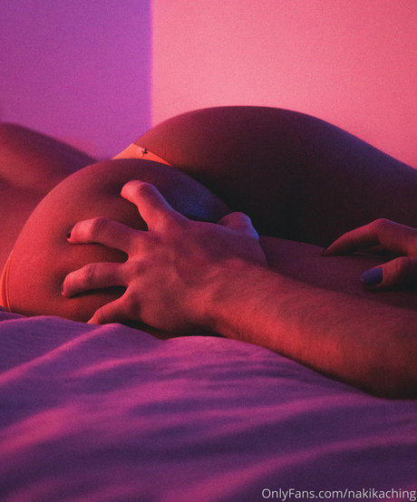 Naki Kaching modèle adulte photos