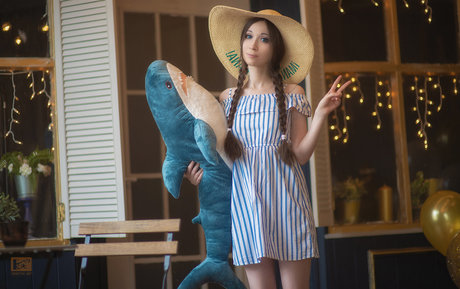 Alina Latypova modèle hd galeries