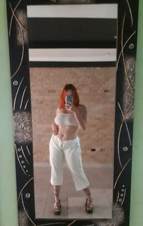 vviczsz modèle magnifique des photos